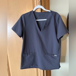 Casma three pocket scrub top. Charcoal